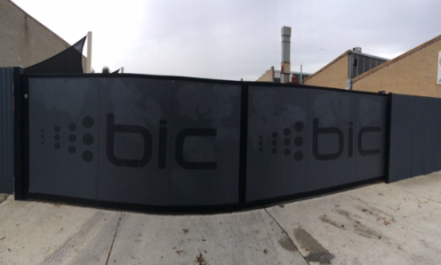 BIC Industries Large Metal Fabricated Gate